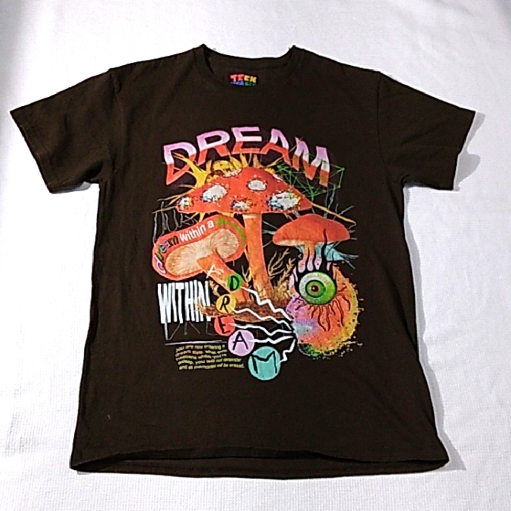 Teen‎ Hearts DREAM Mushroom Graphic T Shirt Size Medium